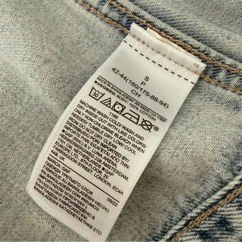 Gap Classic Denim Jacket Women’s Small Light Wash Everyday Layer - Picture 6 of 9